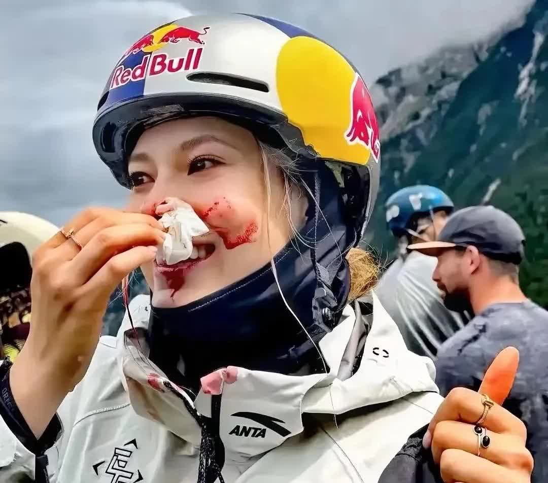 运动员在比赛中挑战极限，取得惊人成绩